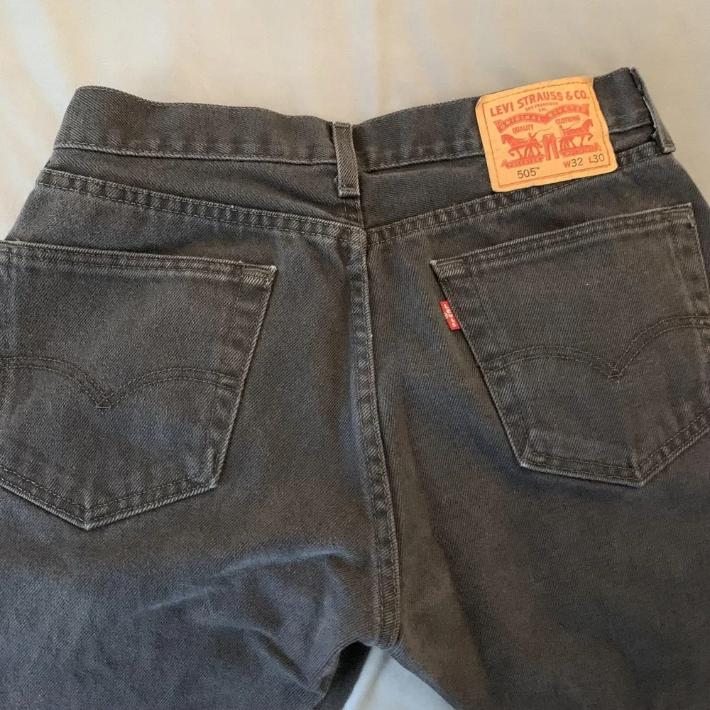 Levis 505 Jeans Mens 32x30 Gray Charcoal Wash Straight Leg Denim‎ Regular Fit